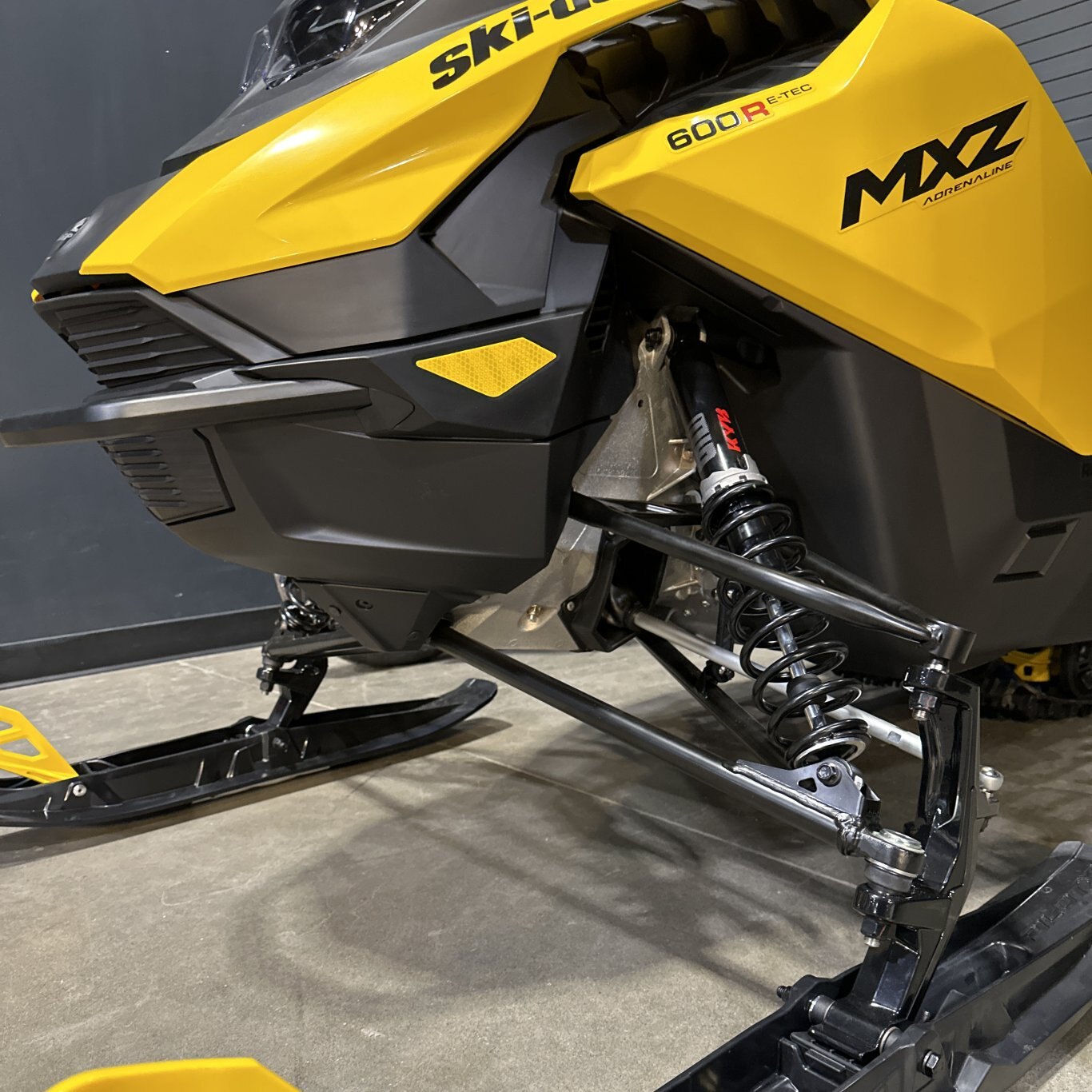 2024 Ski Doo MXZ Adrenaline Rotax® 600R E TEC® Black