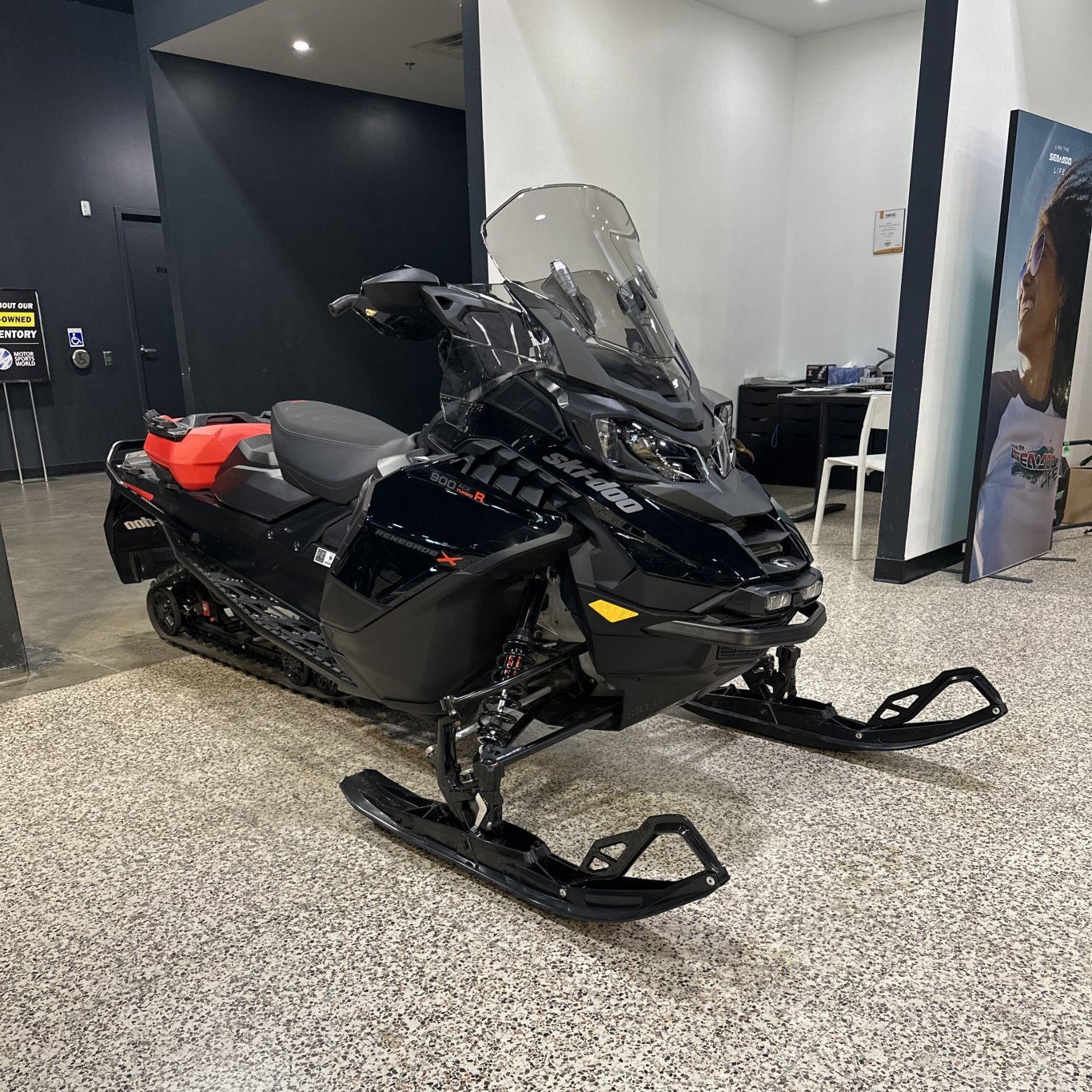 2024 Ski-Doo Renegade X Rotax® 900 ACE™ Turbo R Black