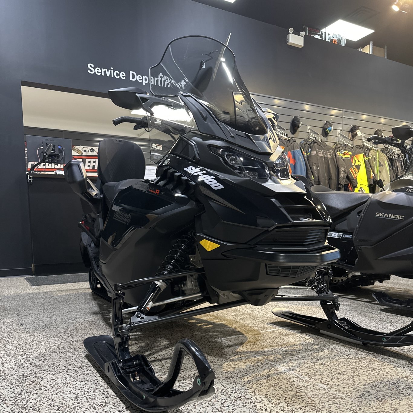 2024 Ski-Doo Grand Touring LE Rotax® 900 ACE™ Turbo R