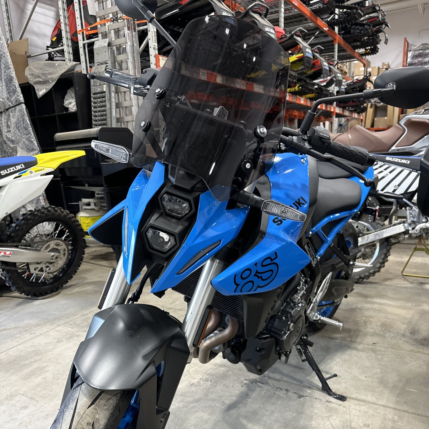 DEMO 2024 Suzuki GSX 8S Pearl Cosmic Blue