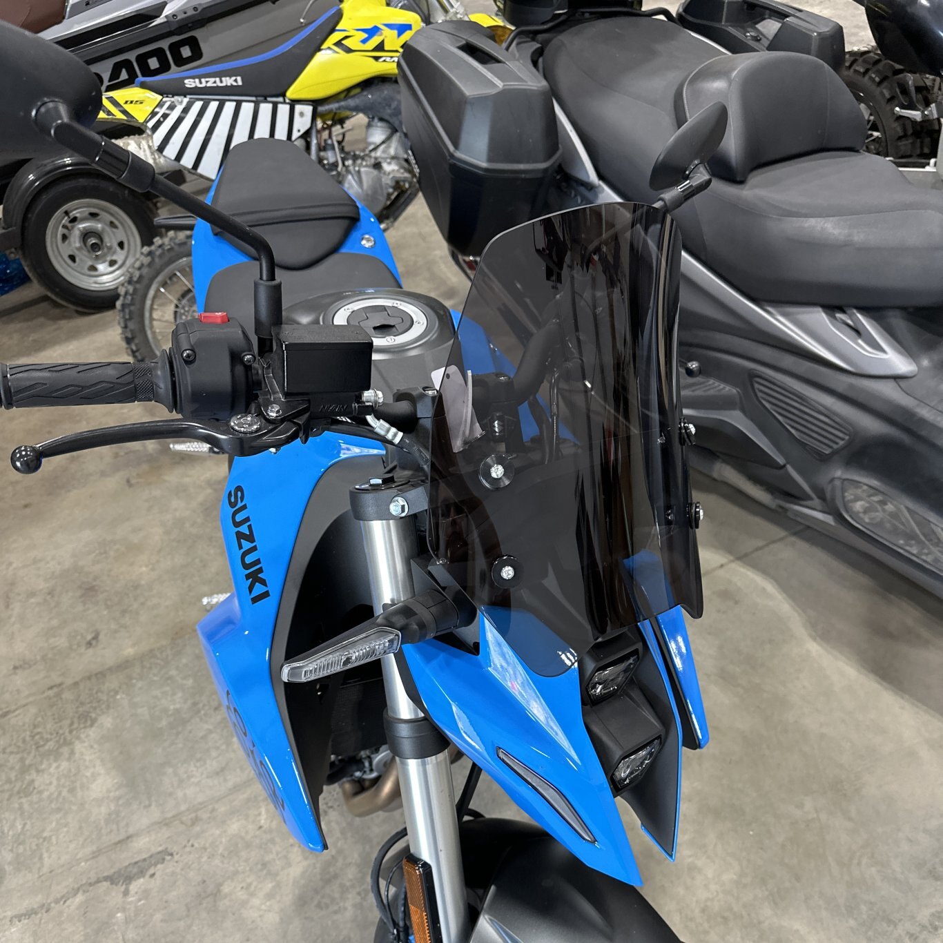 DEMO 2024 Suzuki GSX 8S Pearl Cosmic Blue