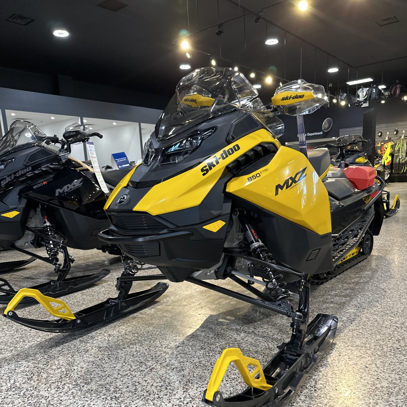 2024 Ski-Doo MXZ Adrenaline Rotax® 850 E-TEC Neo Yellow