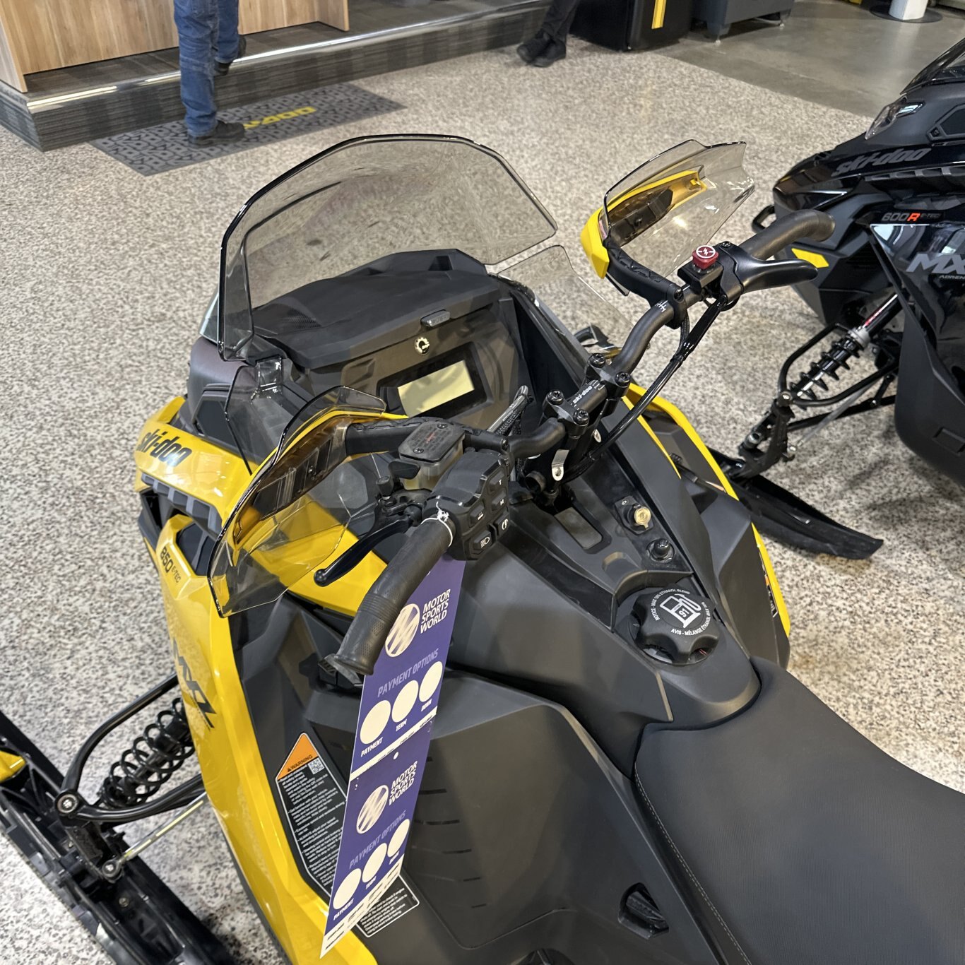 2024 Ski Doo MXZ Adrenaline Rotax® 850 E TEC Neo Yellow