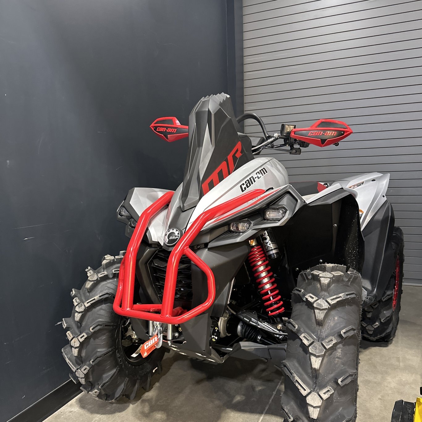 2025 Can-Am Renegade X MR 1000R Hyper Silver / Legion Red