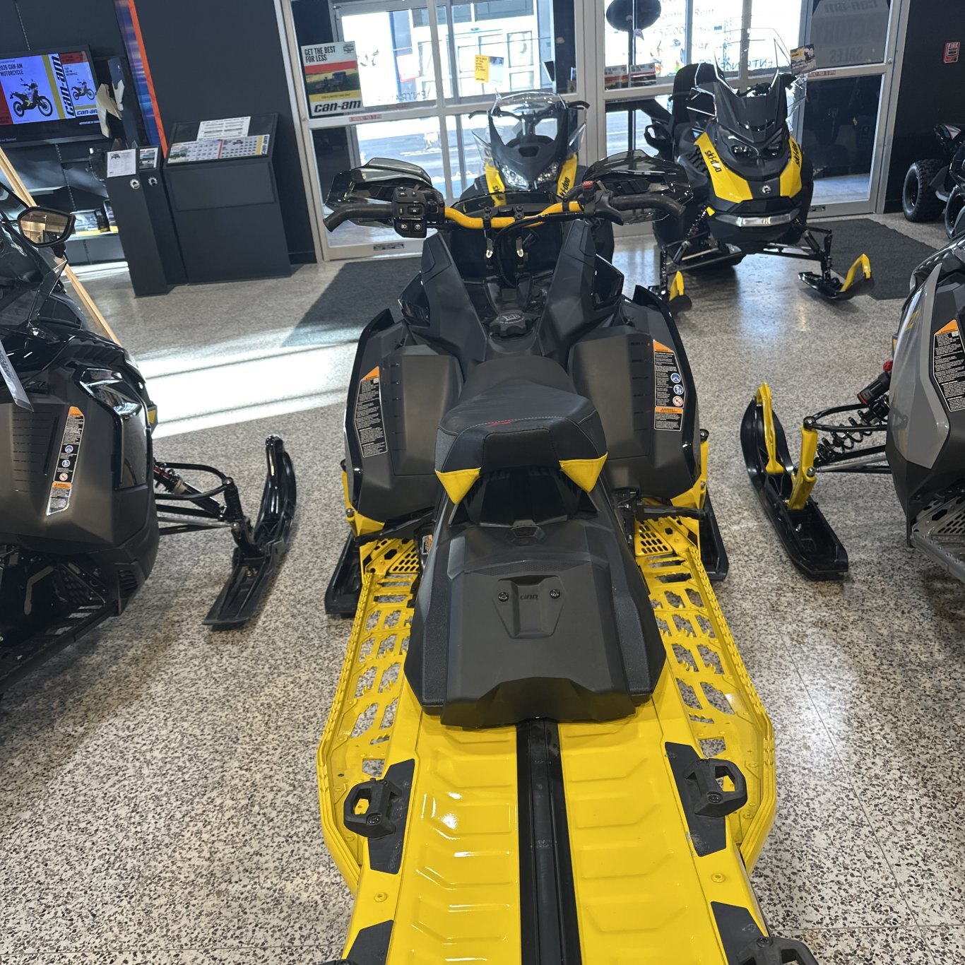 2025 Ski-Doo MXZ X-RS 850 E-TEC 137 NEO YELLOW | B3032 | BRP