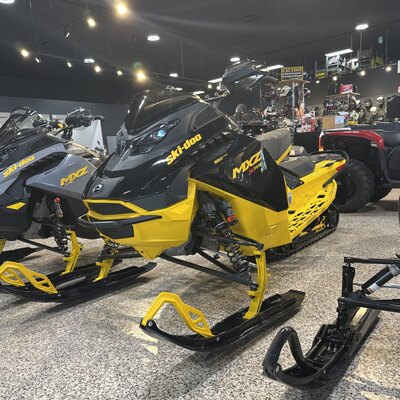 2025 Ski-Doo MXZ X-RS 850 E-TEC 137 NEO YELLOW