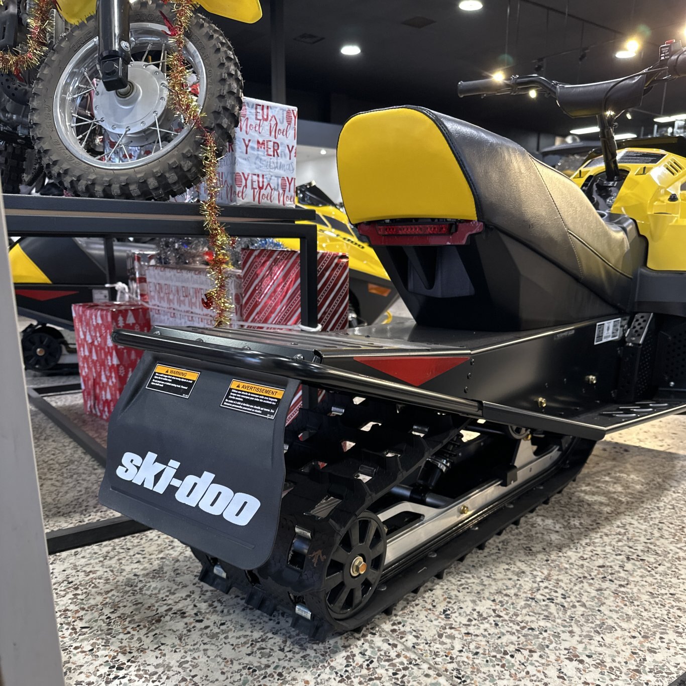 2025 Ski Doo MXZ 200cc 4 stroke NEO YELLOW