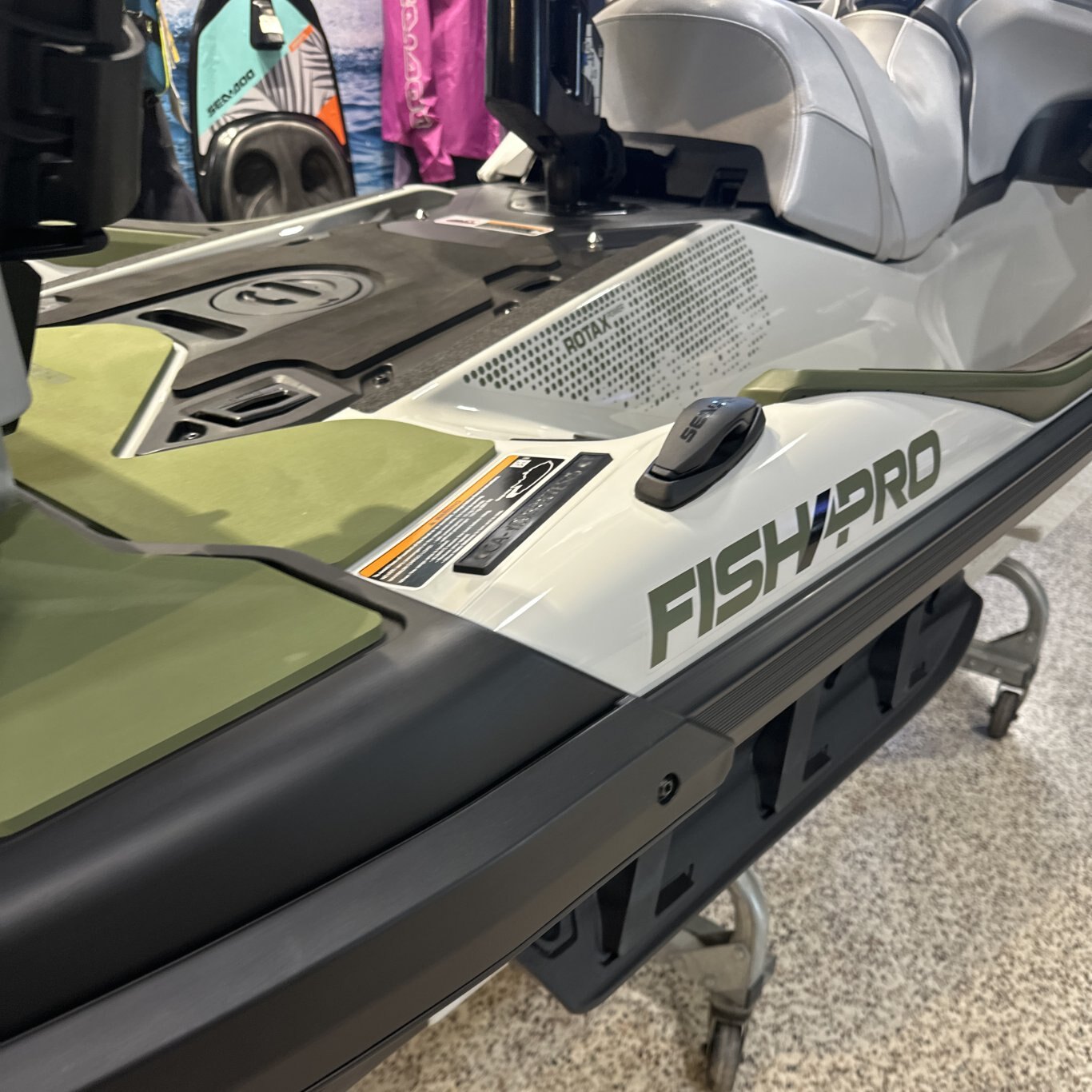 2025 Sea Doo FishPro Apex 300 W/ Sound SHARK GREY / NORI GREEN