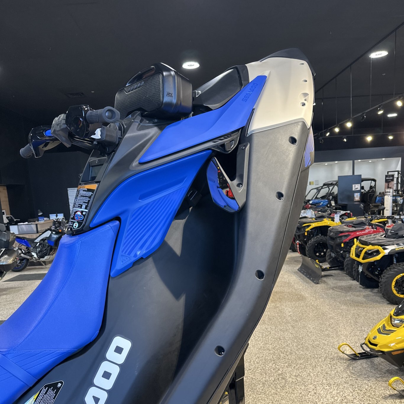 2025 Sea-Doo Spark Trixx for 3 900ACE SAND / DAZZLING BLUE