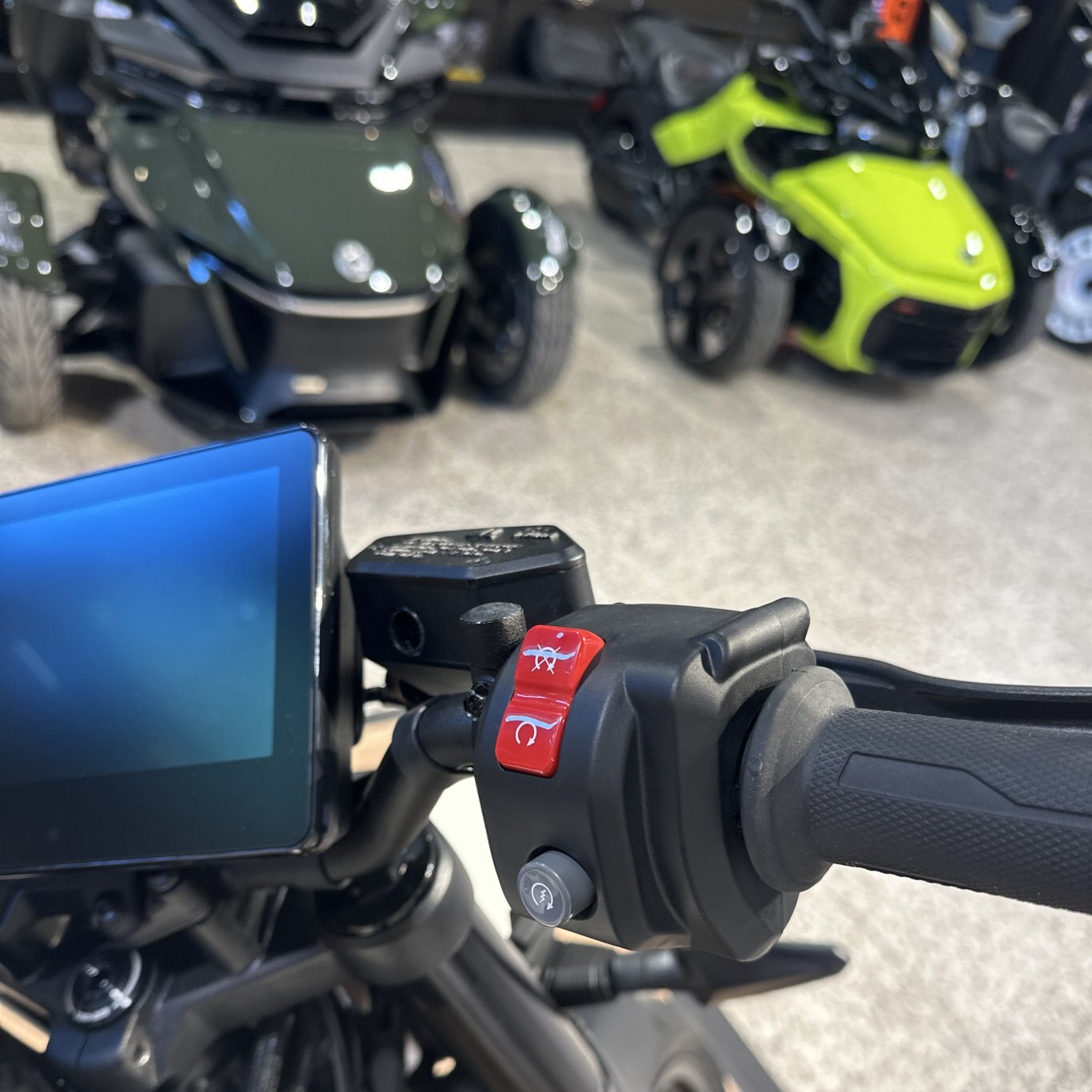 2025 Can Am Pulse BRIGHT WHITE