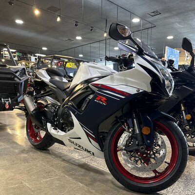 2025 Suzuki GSX-R600 PEARL BRILLIANT WHITE / METALLIC MAT STELAR BLUE