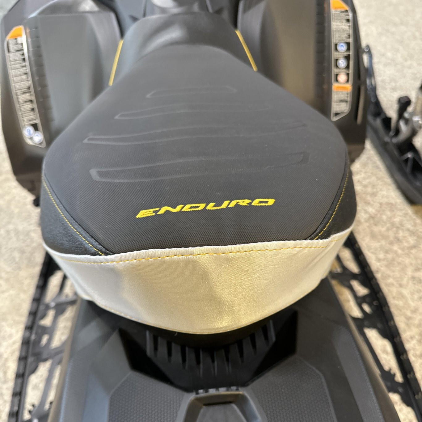 2024 Ski Doo Renegade Adrenaline with Enduro Package 900 ACE NEO YELLOW / BLACK