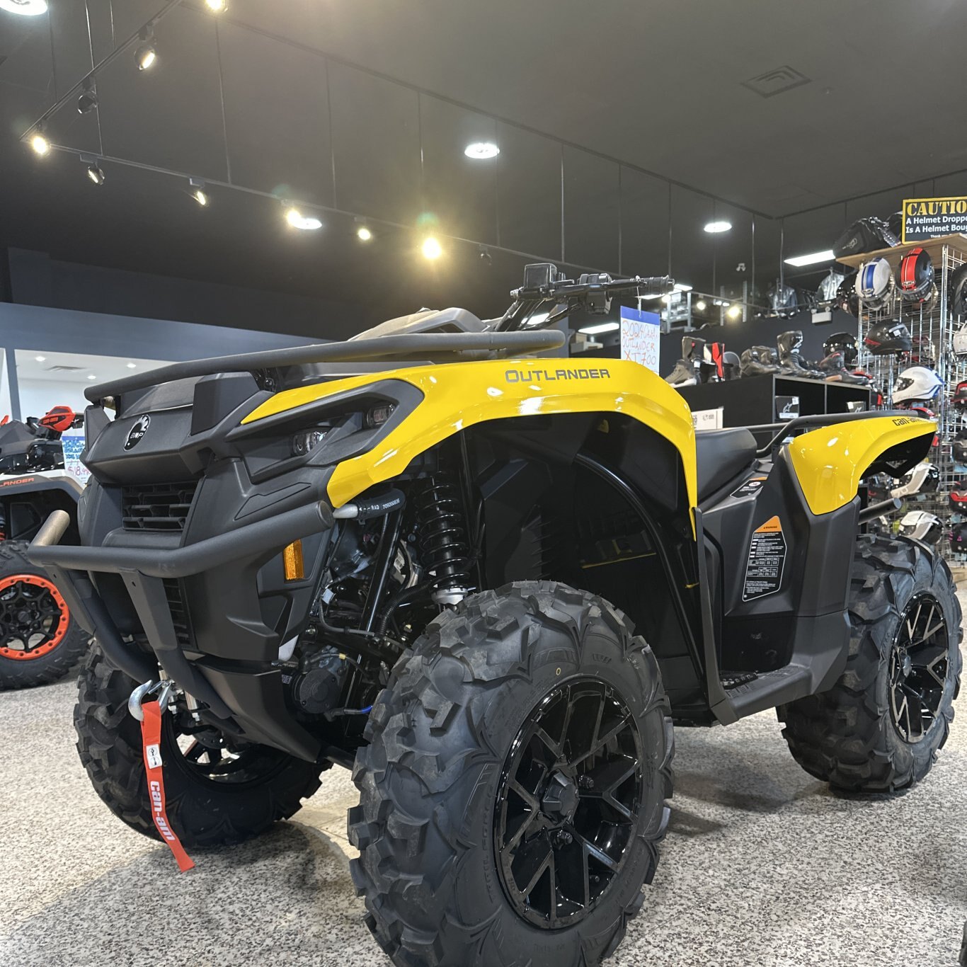 2024 Can-Am OUTLANDER XT 700 Neo Yellow