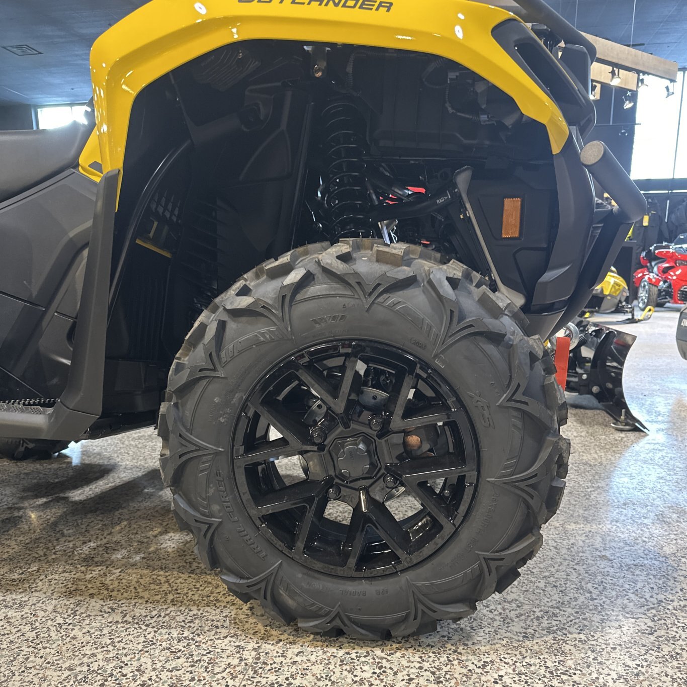 2024 Can Am OUTLANDER XT 700 Neo Yellow