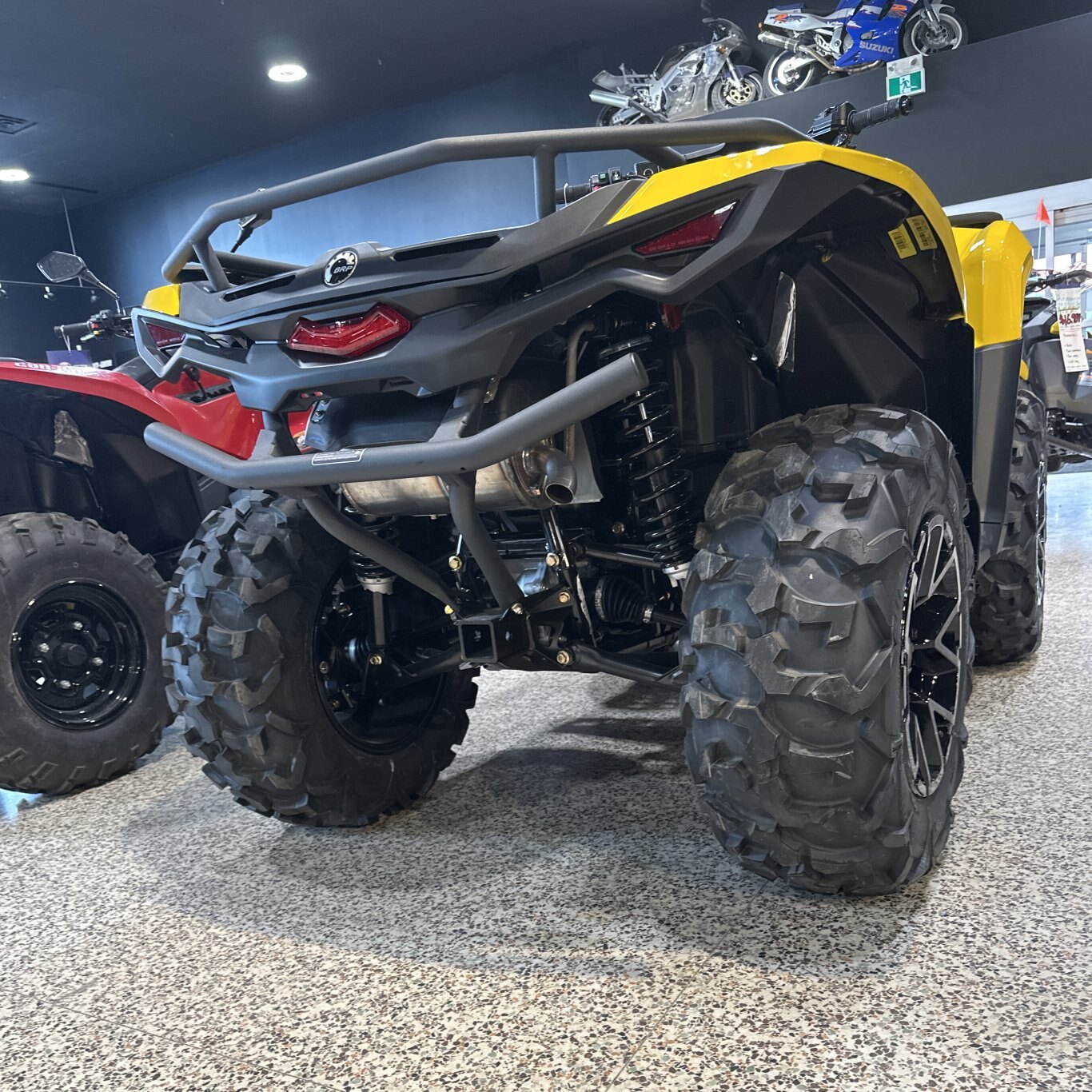 2024 Can Am OUTLANDER XT 700 Neo Yellow