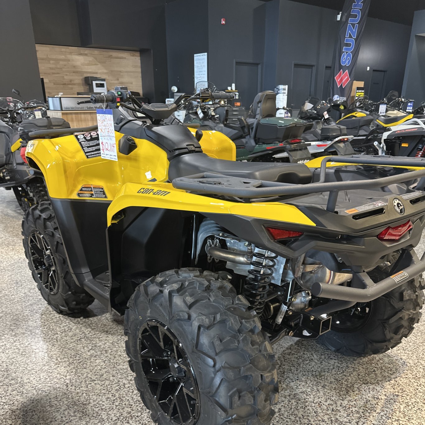 2024 Can Am OUTLANDER XT 700 Neo Yellow