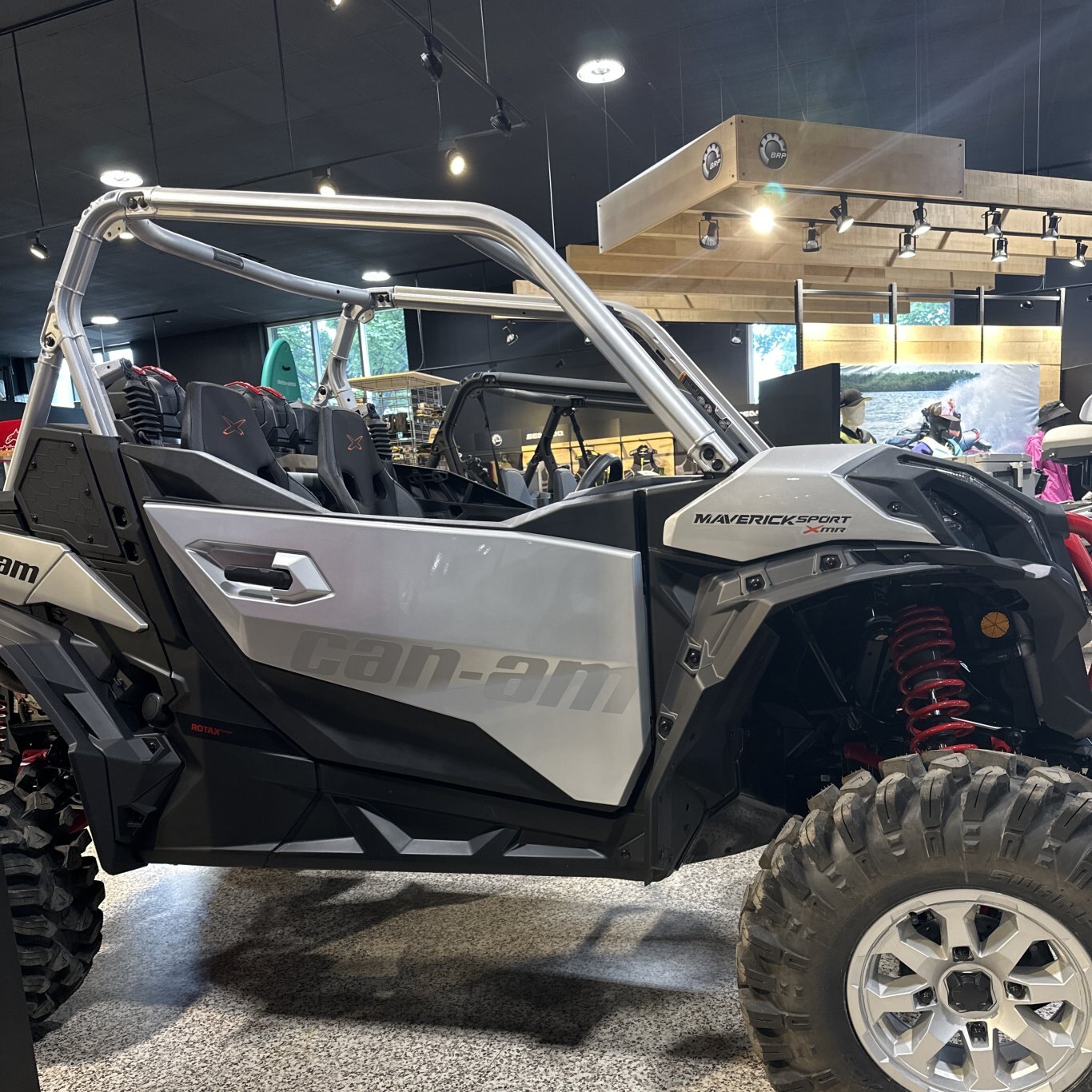 2025 Can Am Maverick Sport X MR 1000R Hyper Silver / Legion Red