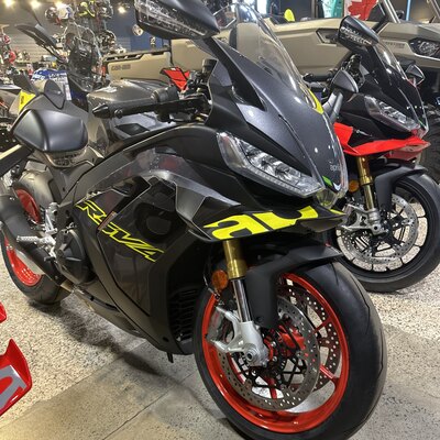 2026 Aprilia RSV4 1100 Venom Yellow