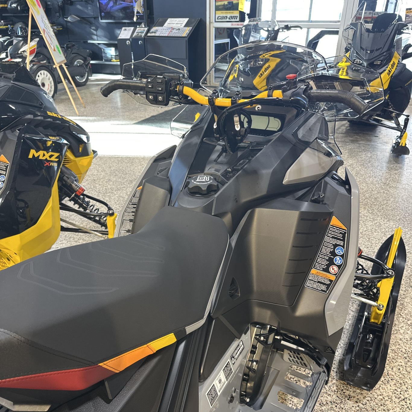 2026 Ski Doo MXZ Adrenaline with Blizzard Package Rotax® 850 E TEC