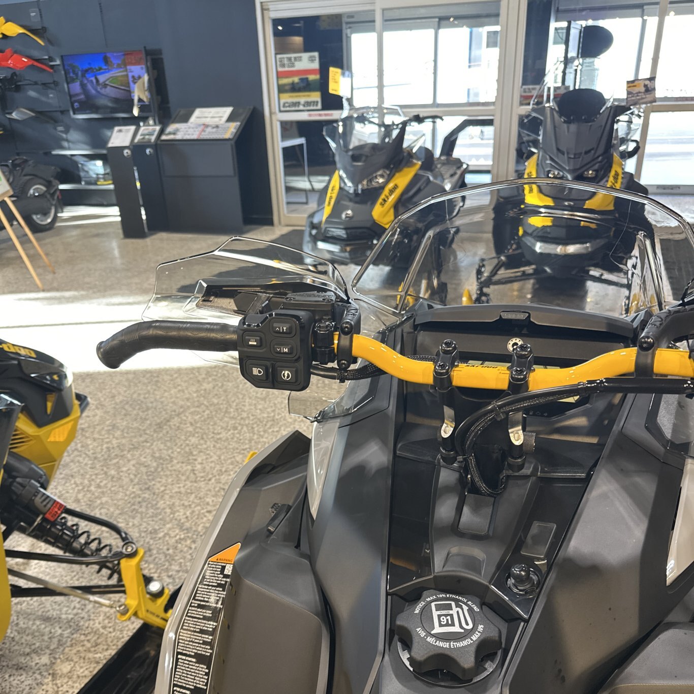 2026 Ski Doo MXZ Adrenaline with Blizzard Package Rotax® 850 E TEC