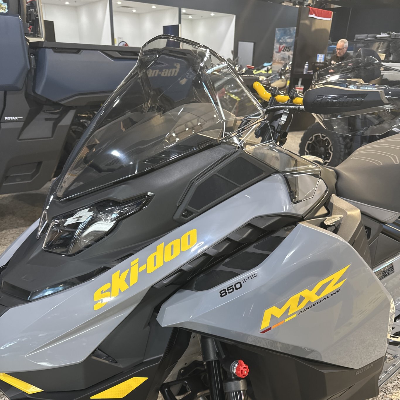 2026 Ski Doo MXZ Adrenaline with Blizzard Package Rotax® 850 E TEC