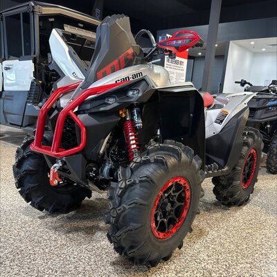 2026 Can-Am Renegade X mr 1000R Hyper Silver & Legion Red