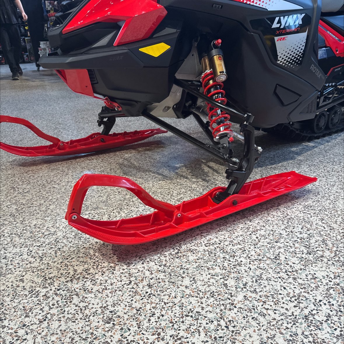 2026 Lynx XTERRAIN RE Rotax® 900 ACE Turbo R Viper Red / Black