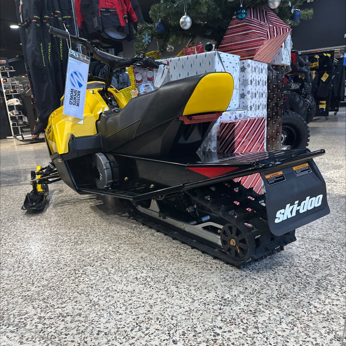 2026 Ski Doo Summit MXZ 200