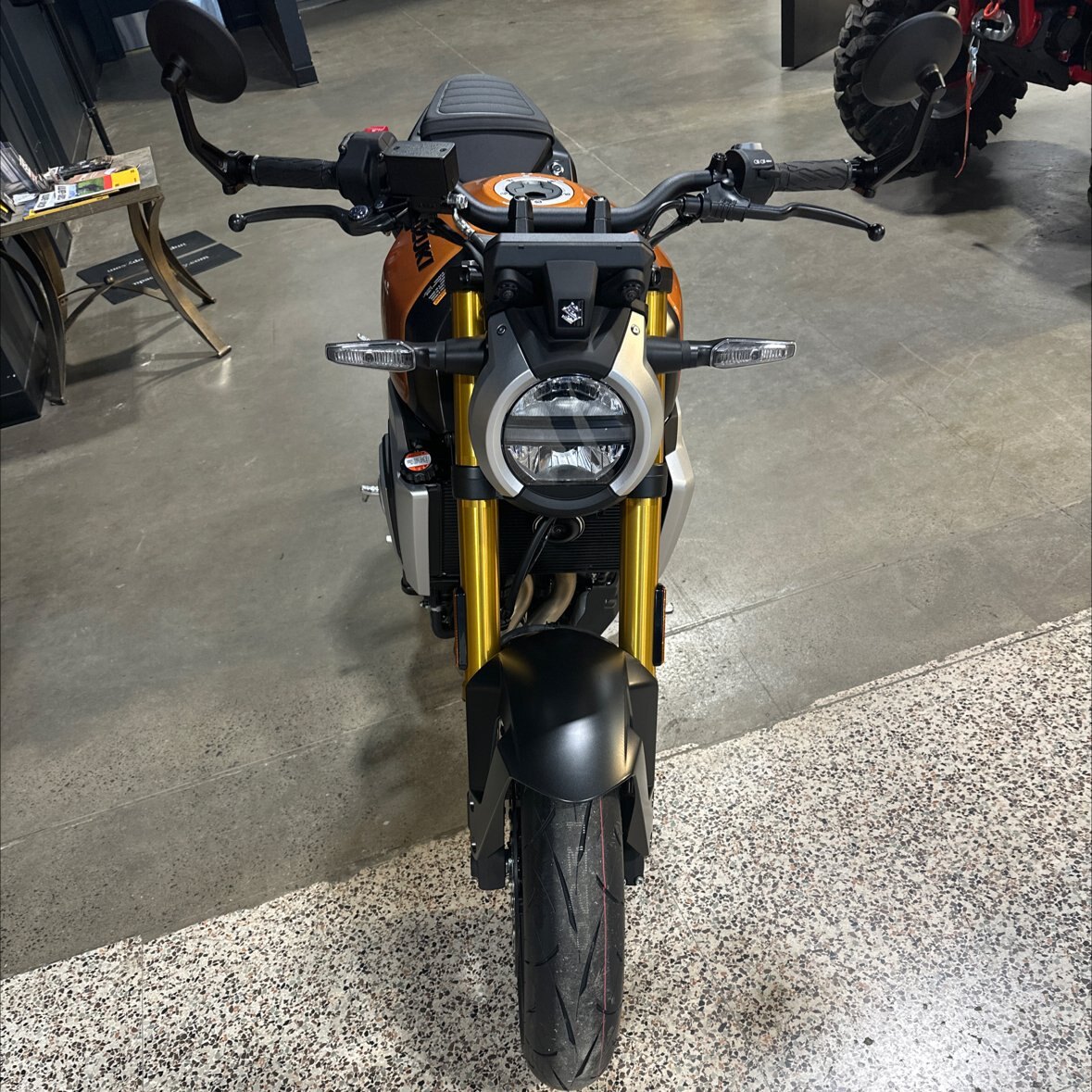 2026 Suzuki GSX 8T Candy Burnt Gold (QSY)