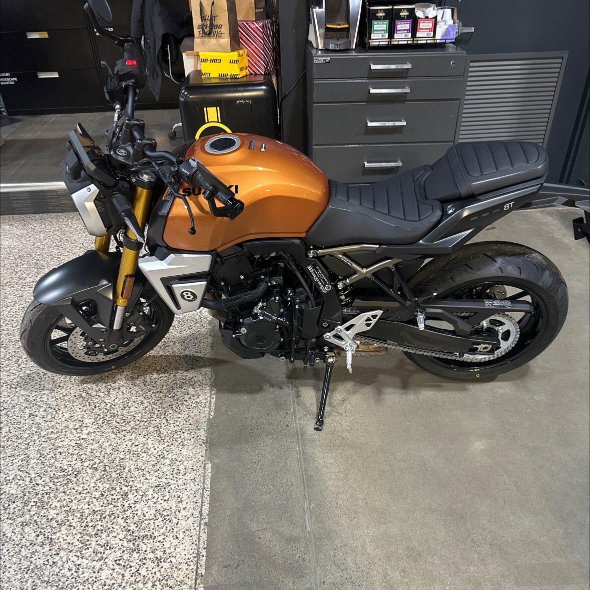 2026 Suzuki GSX 8T Candy Burnt Gold (QSY)