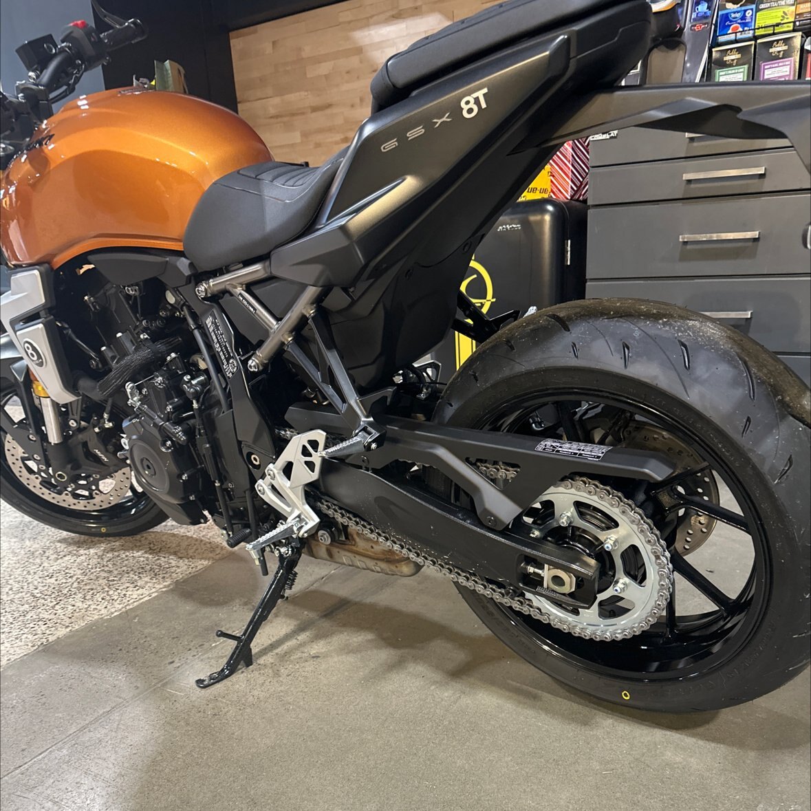 2026 Suzuki GSX 8T Candy Burnt Gold (QSY)