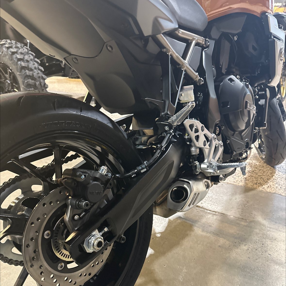 2026 Suzuki GSX 8T Candy Burnt Gold (QSY)