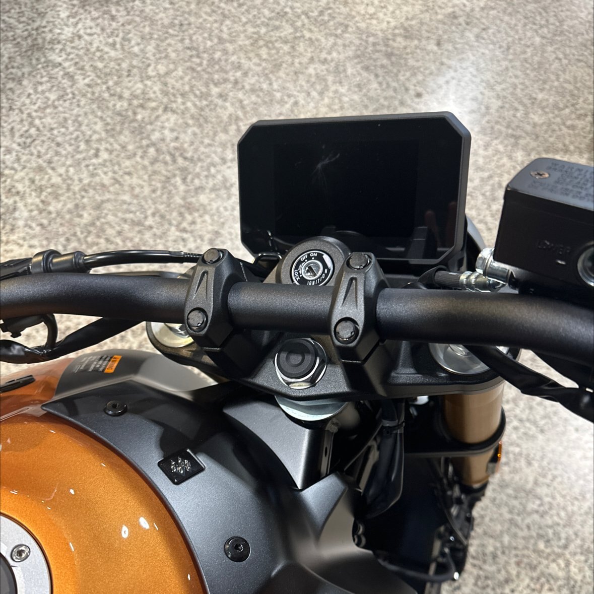 2026 Suzuki GSX 8T Candy Burnt Gold (QSY)