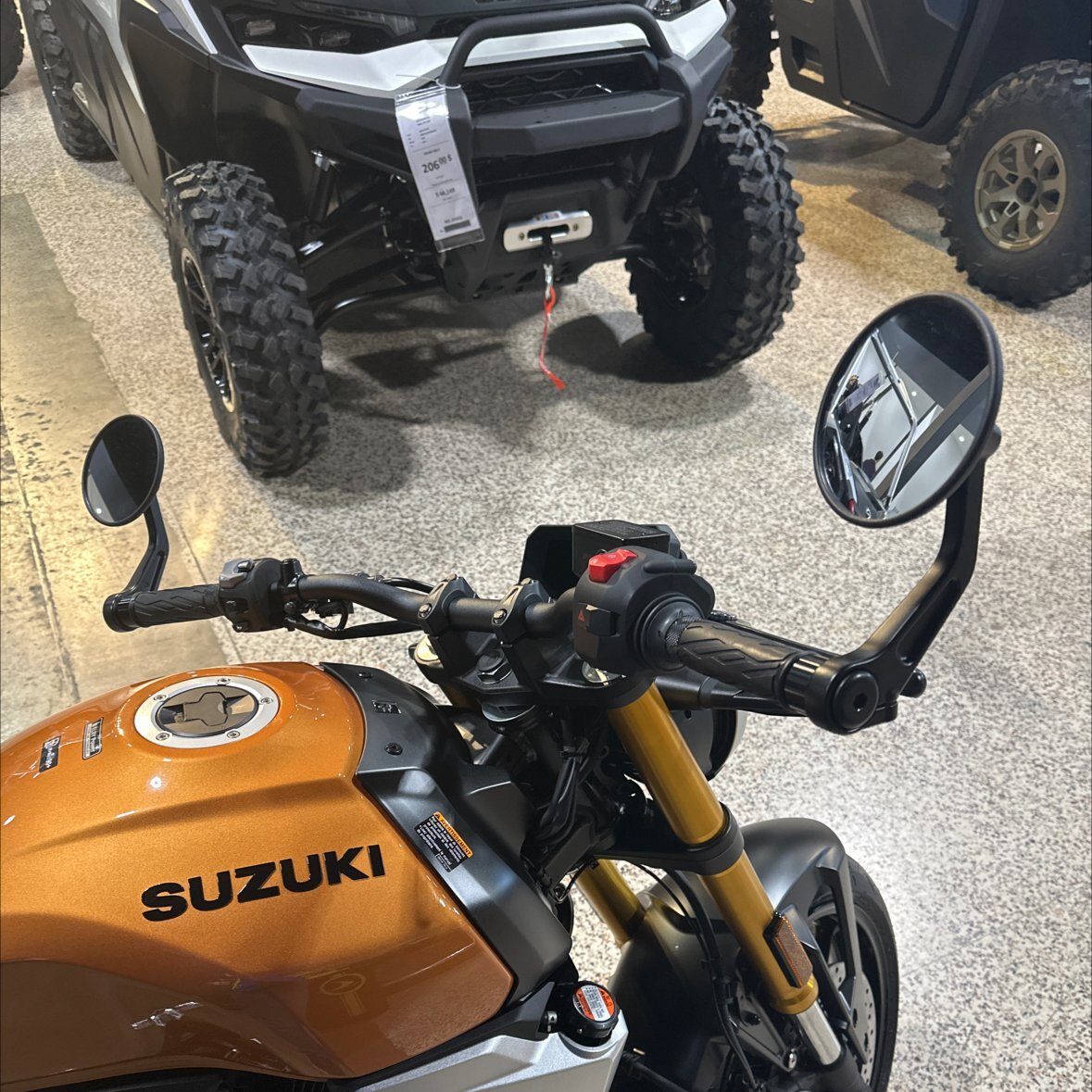 2026 Suzuki GSX 8T Candy Burnt Gold (QSY)