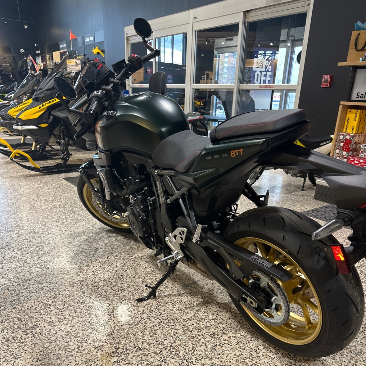 2026 Suzuki GSX 8TT Pearl Mat Shadow Green (QU5)