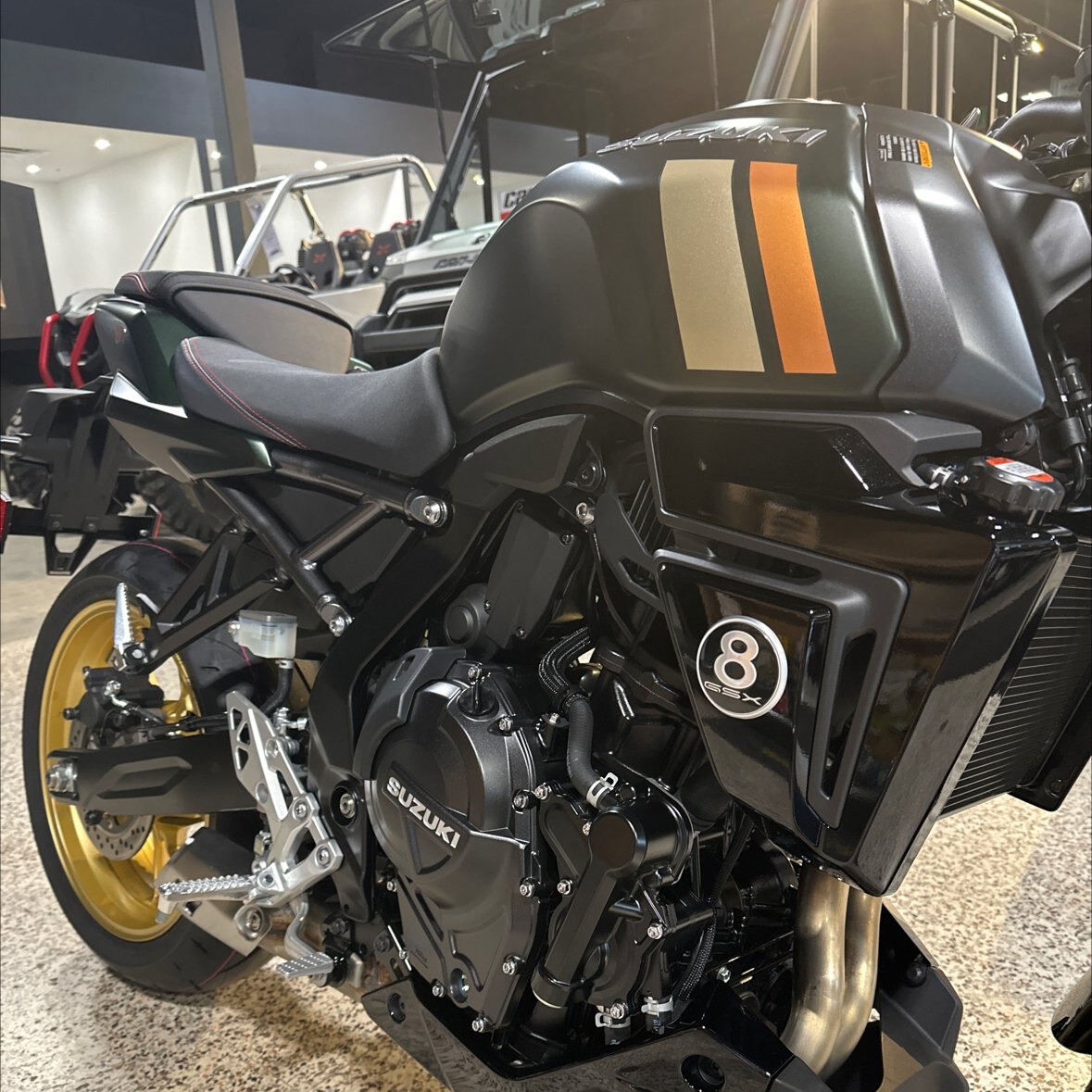 2026 Suzuki GSX 8TT Pearl Mat Shadow Green (QU5)