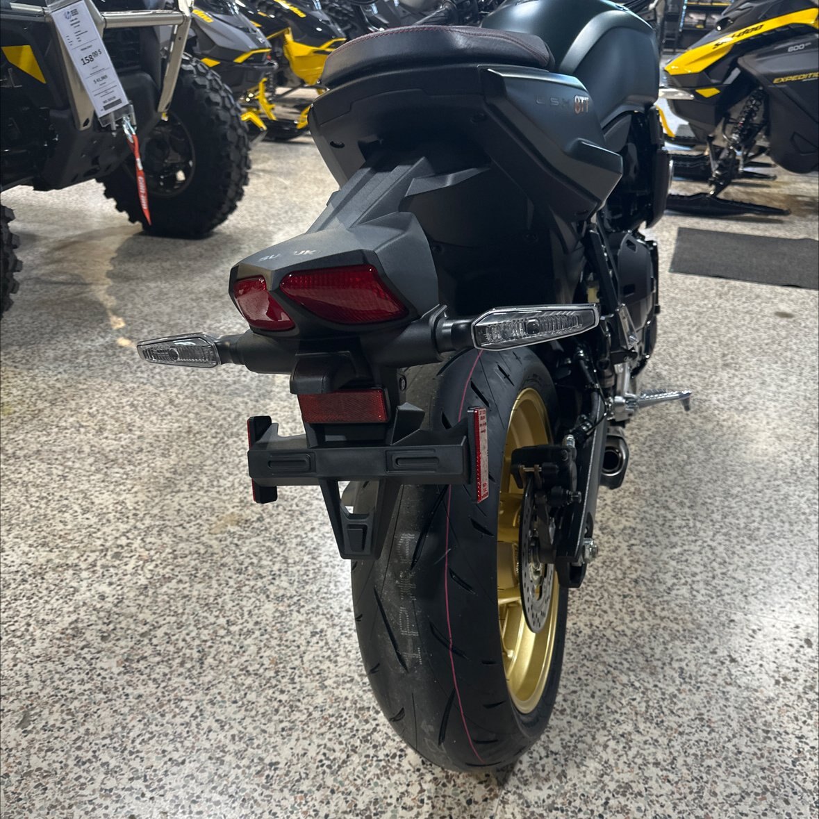 2026 Suzuki GSX 8TT Pearl Mat Shadow Green (QU5)