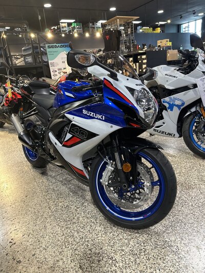2026 Suzuki GSX-R600Z Pearl Vigor Blue / Pearl Tech White