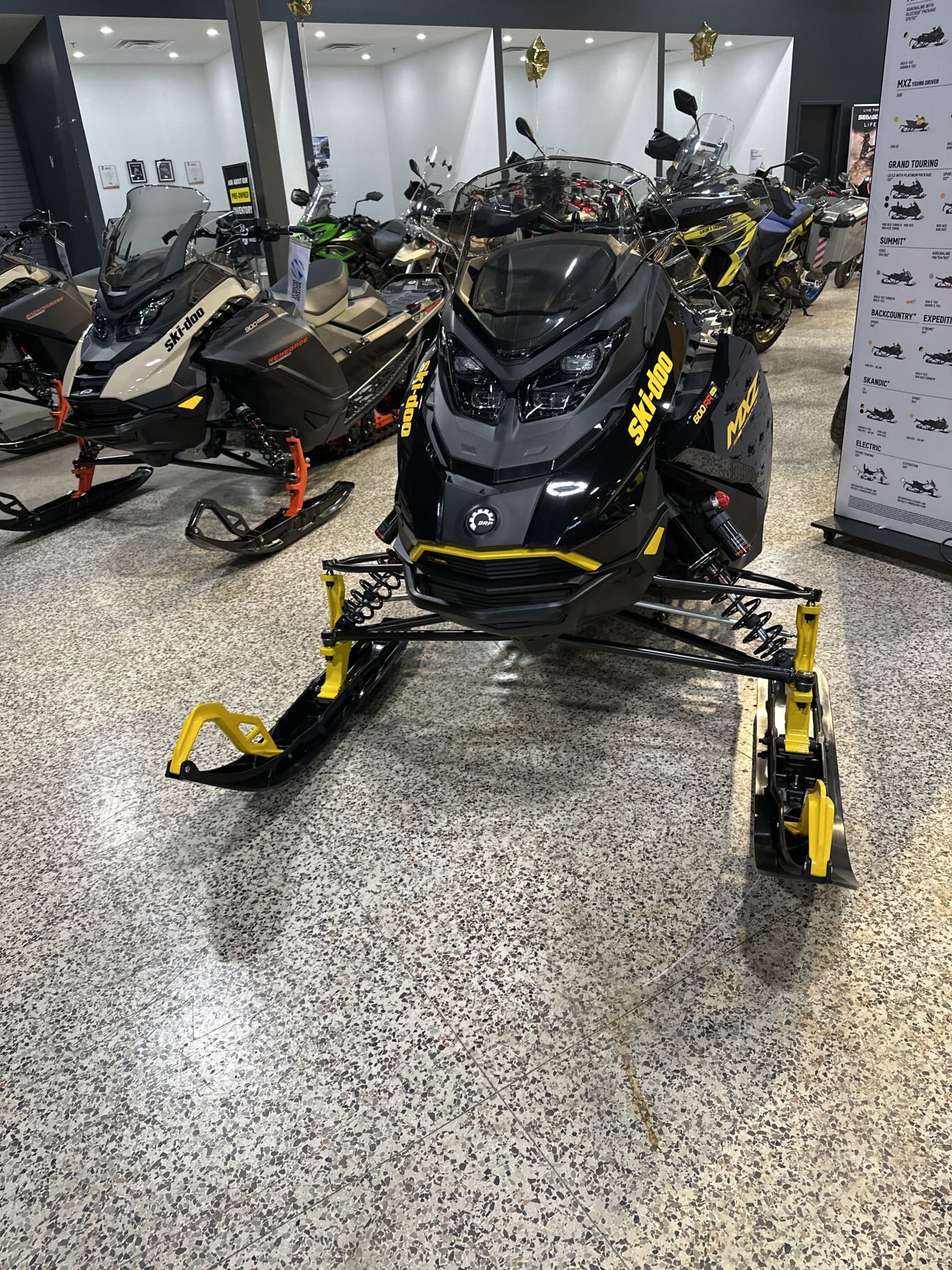 2027 Ski Doo MXZ Adrenaline Rotax® 137 600RR E TEC® Ice Ripper XT 1.25 E.S. Black