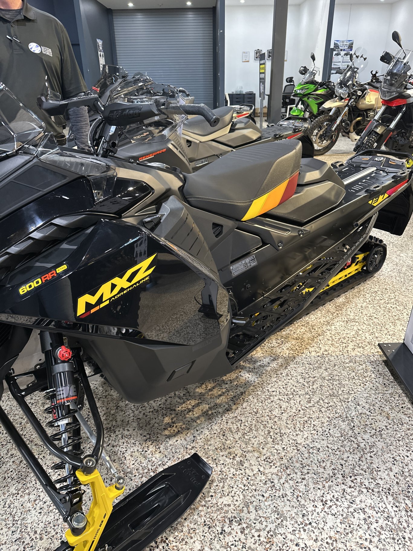 2027 Ski Doo MXZ Adrenaline Rotax® 137 600RR E TEC® Ice Ripper XT 1.25 E.S. Black