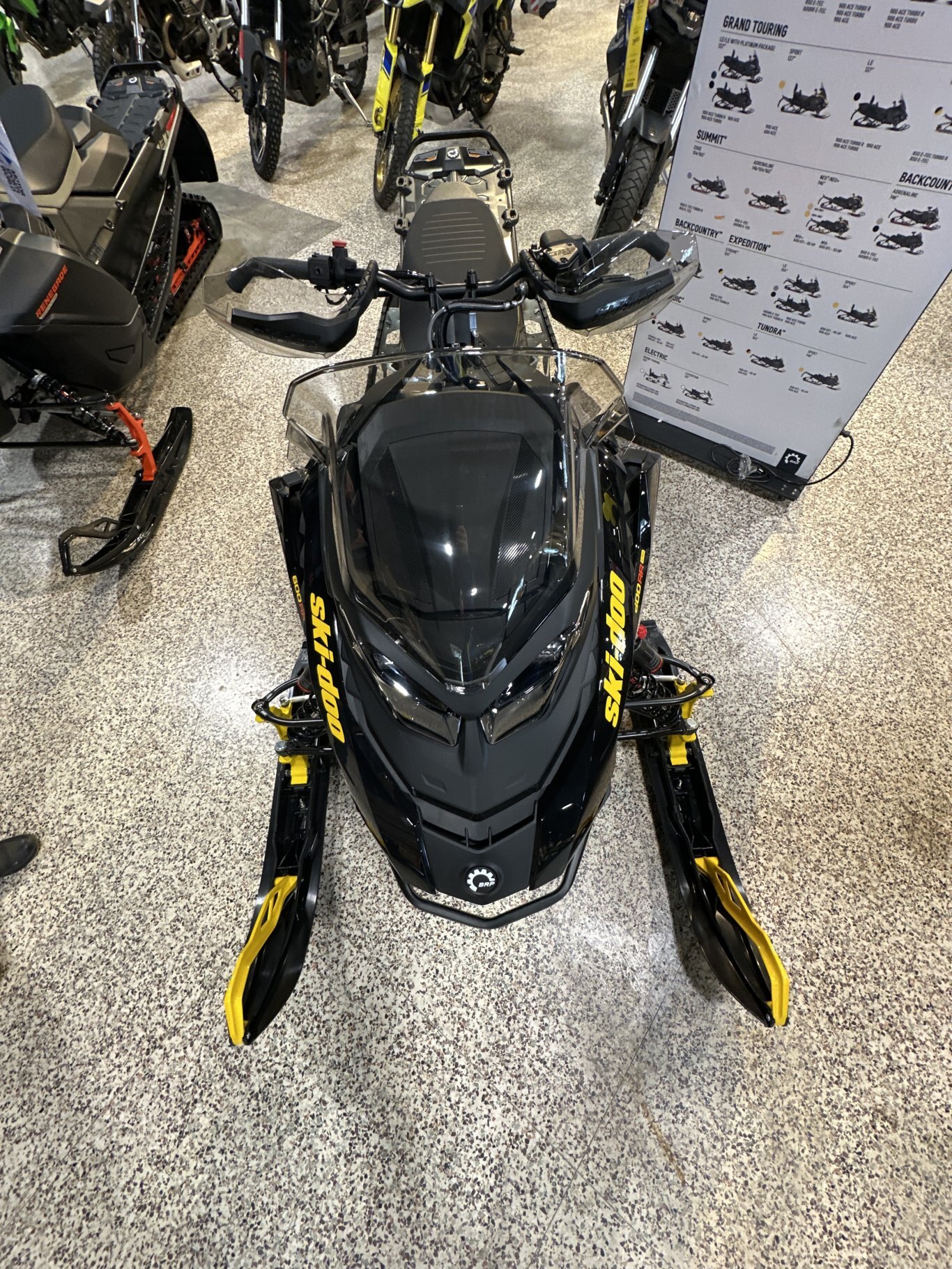 2027 Ski Doo MXZ Adrenaline Rotax® 137 600RR E TEC® Ice Ripper XT 1.25 E.S. Black