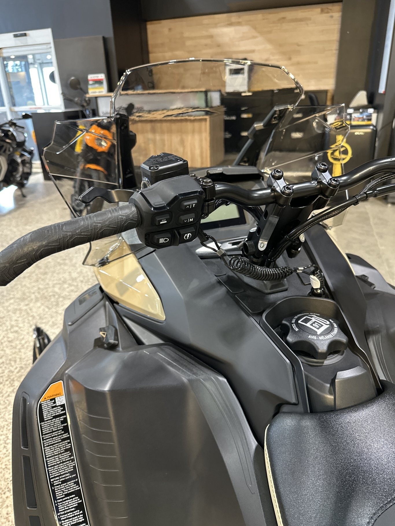 2027 Ski Doo Renegade Adrenaline Rotax® 900 ACE™ Turbo R Arctic Desert