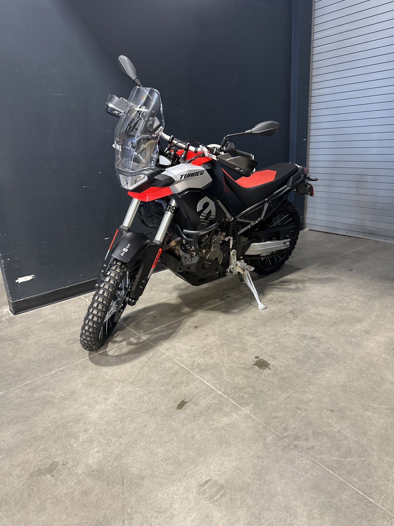 2023 Aprilia Tuareg 660 Martian Red