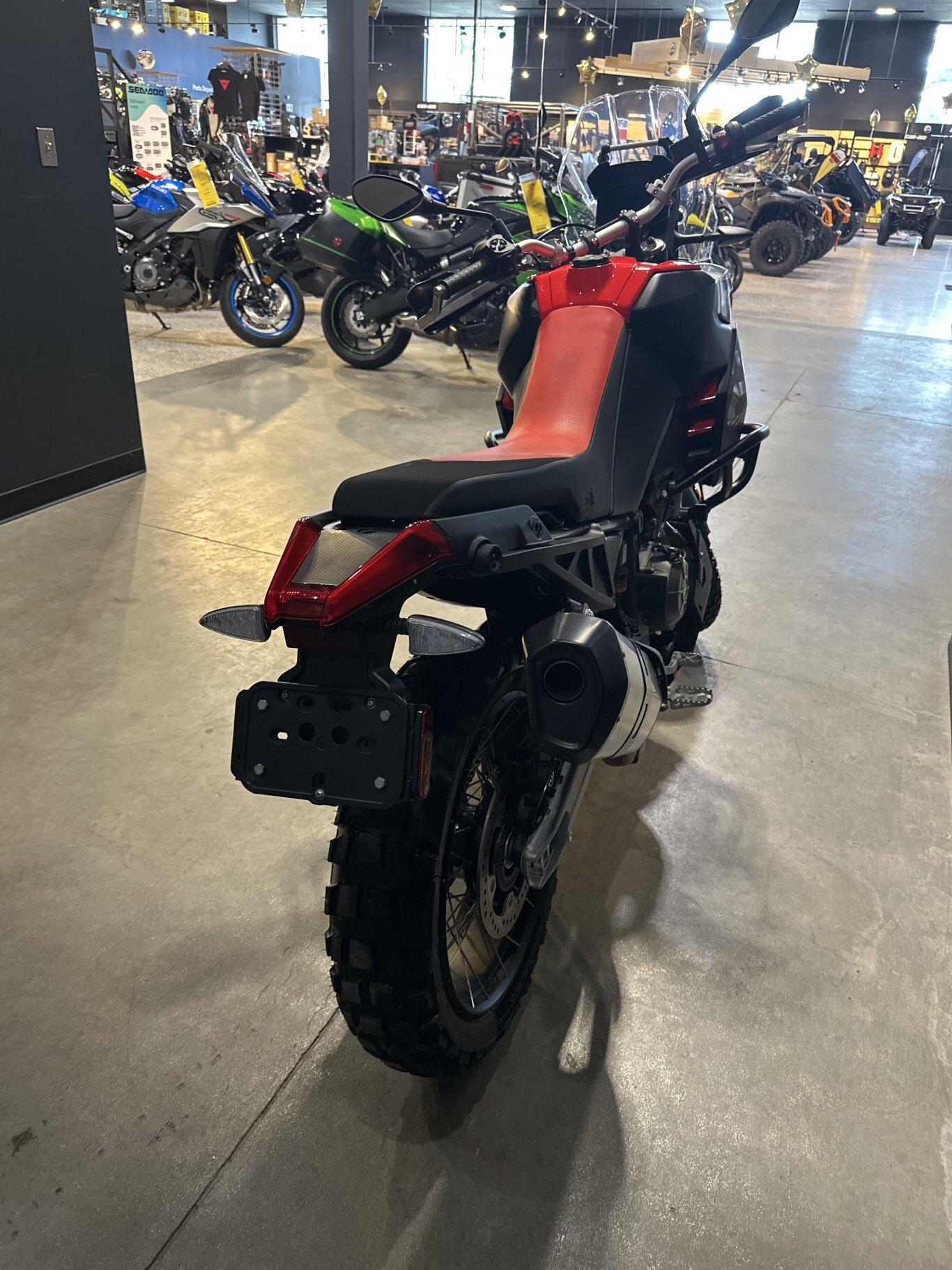 2023 Aprilia Tuareg 660 Martian Red