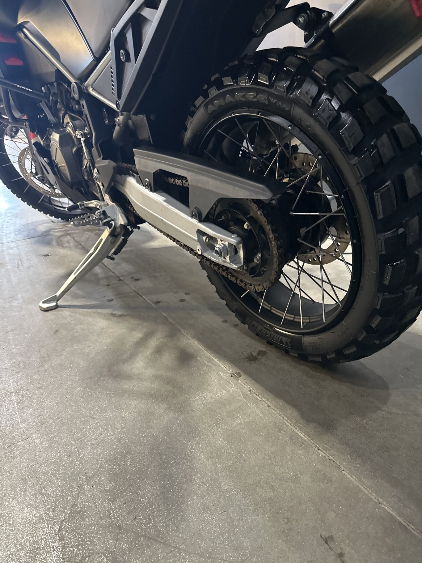 2023 Aprilia Tuareg 660 Martian Red
