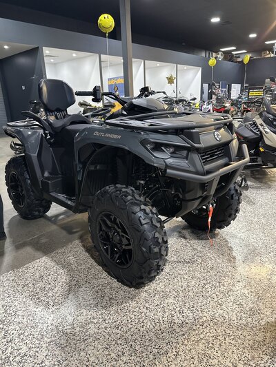 2027 Can-Am Outlander MAX XT 700 Dolomite Grey