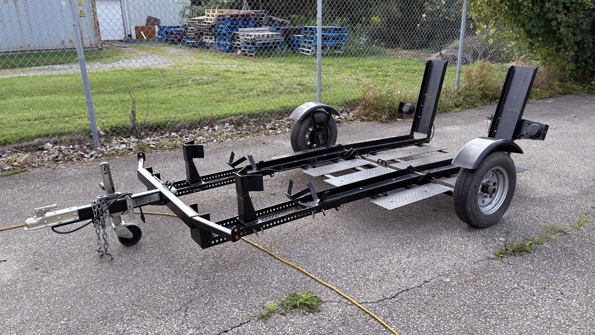 Used 2018 Stinger Twin Cruiser Double Folding Trailer