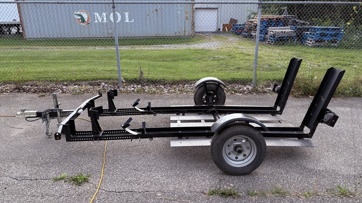 Used 2018 Stinger Twin Cruiser Double Folding Trailer