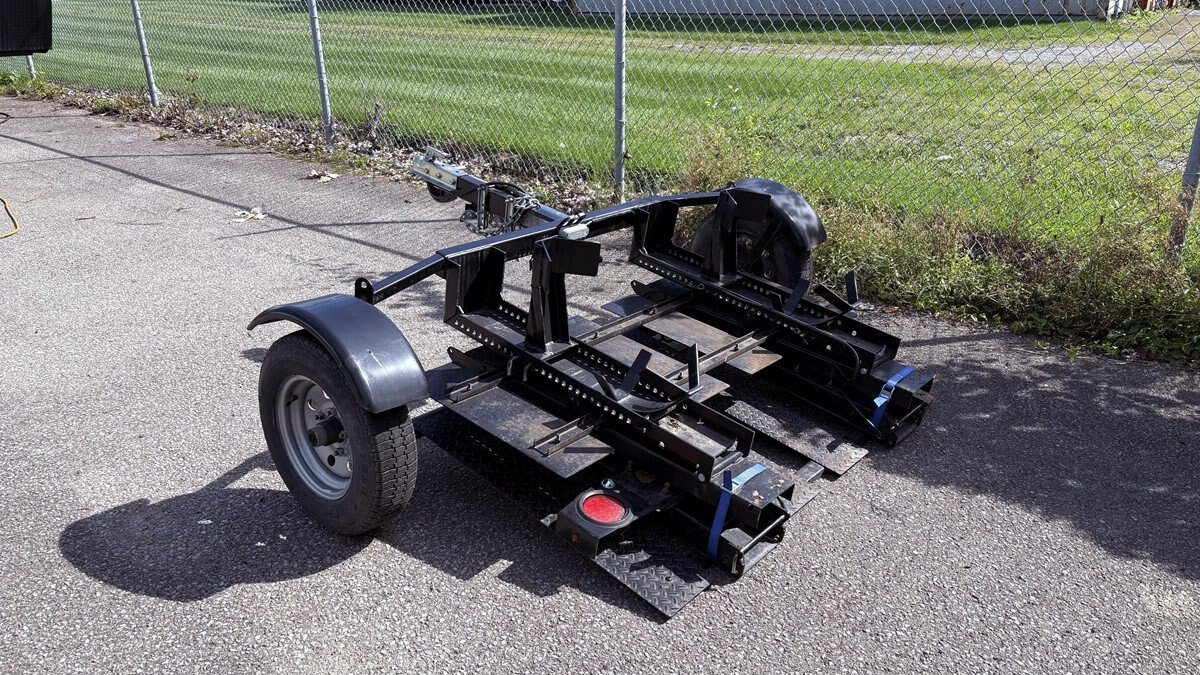 Used 2018 Stinger Twin Cruiser Double Folding Trailer
