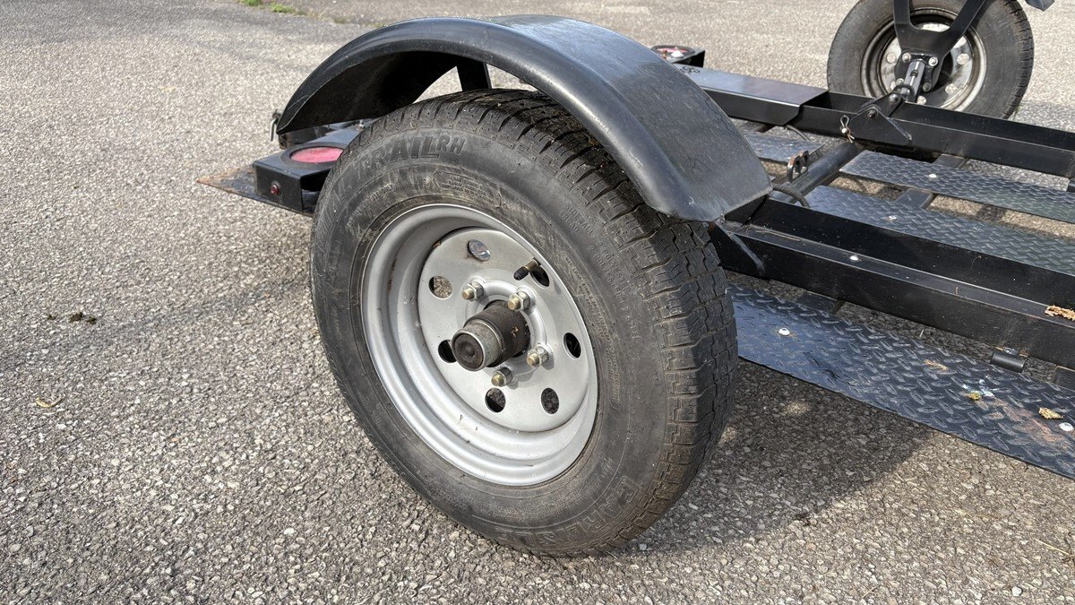 Used 2018 Stinger Twin Cruiser Double Folding Trailer